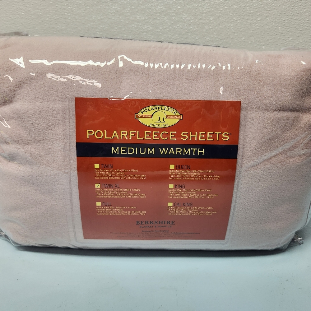NIP Fleece Twin XL sheet set